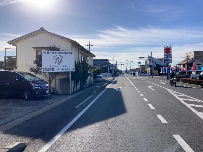 リューギペイント看板・全景