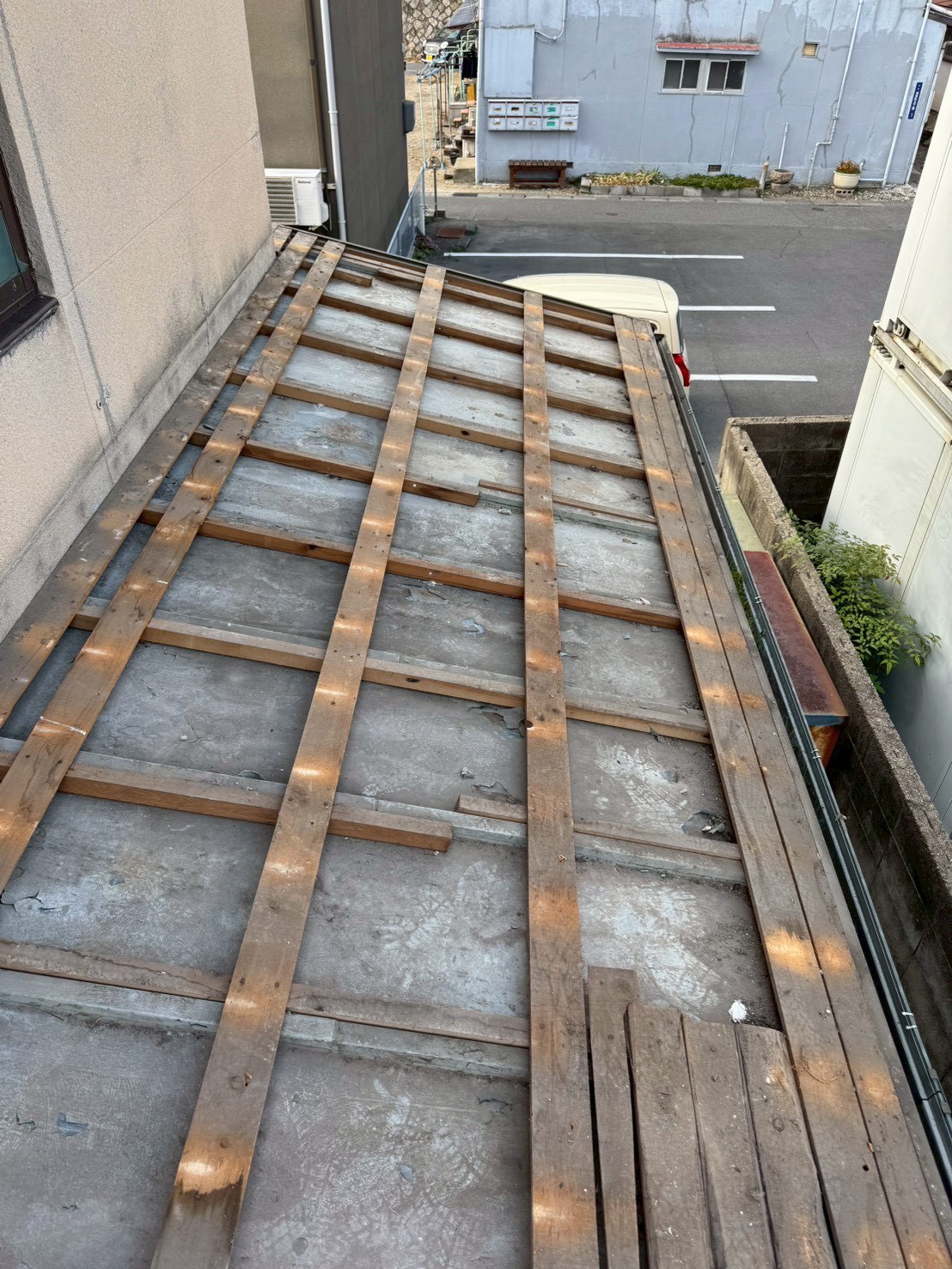 瓦撤去